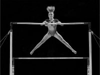 323 - MAISE CATCHES UNEVEN BARS - MILLIN ROBERT - united kingdom <div